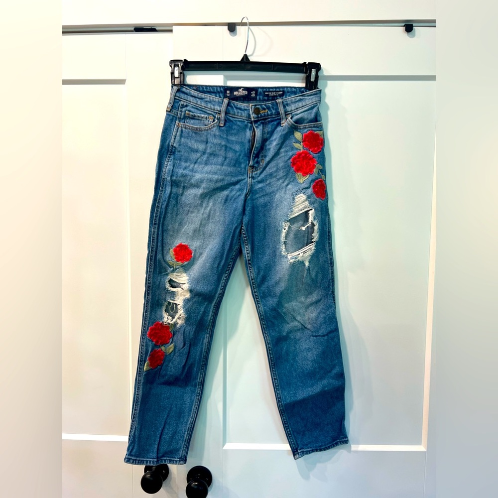 Hollister High-Rise Slim Straight embroidered jeans